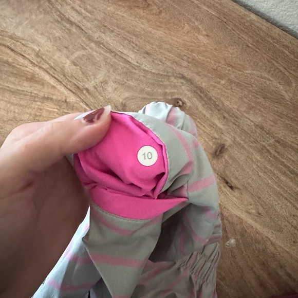 Pow pink Size 10 lululemon shorts - Picture 4 of 4